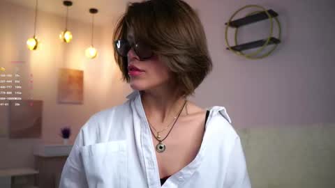 Snapshot of shelleyharn chatting on October 2025 01:07:02 AM Alex online show from October 2025 01:07:02 AM