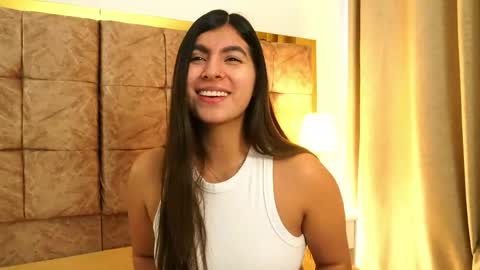 Snapshot of shelleymorell chatting on May 2026 12:46:01 PM Transmission schedule Monday - Friday 715 am to 200 pm time Colombia online show from May 2026 12:46:01 PM