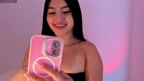 Snapshot of shelly_rohades chatting on June 2026 03:22:02 AM online show from June 2026 03:22:02 AM