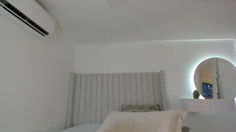 shelynna_azzul online show from January 2025 07:41:02 PM