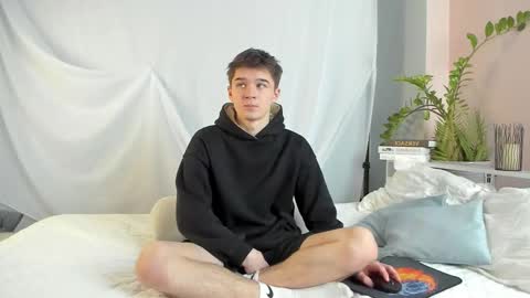 Max online show from February 2026 07:10:01 PM