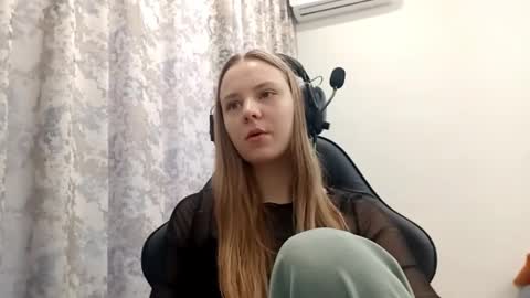 Lisa online show from December 2025 06:11:01 AM