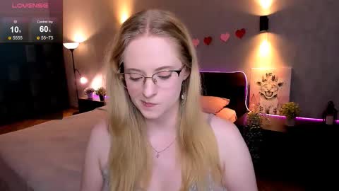 Hello guys my name is Aemilia online show from September 2025 08:25:01 AM