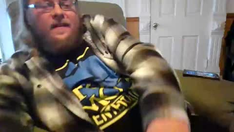 Snapshot of shifty885 chatting on February 2026 07:18:01 PM shifty885 online show from February 2026 07:18:01 PM