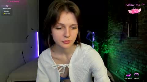 Snapshot of shine_vivi chatting on November 2025 03:34:02 PM Vivi online show from November 2025 03:34:02 PM