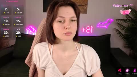 Snapshot of shine_vivi chatting on November 2025 11:18:02 AM Vivi online show from November 2025 11:18:02 AM