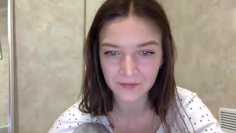 Jesica online show from April 2026 05:43:02 PM