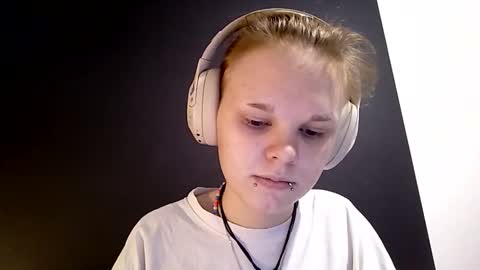 Snapshot of shinpestano chatting on February 2026 08:41:01 AM Emma online show from February 2026 08:41:01 AM