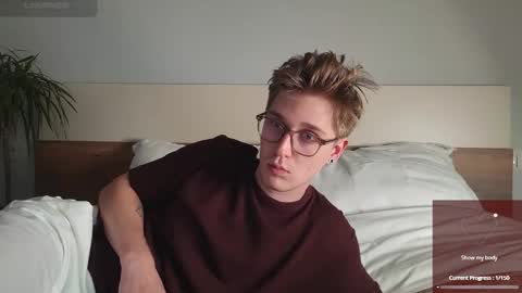 Snapshot of shirizo chatting on November 2025 06:19:02 PM Matthew online show from November 2025 06:19:02 PM