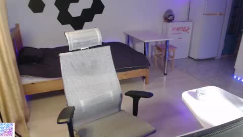 Snapshot of shiromy_ chatting on November 2025 04:18:01 PM shiromy_ online show from November 2025 04:18:01 PM