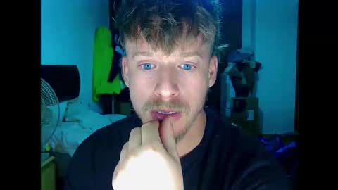 Snapshot of shirtless_dj chatting on November 2025 02:11:01 AM Cick Goreskin online show from November 2025 02:11:01 AM