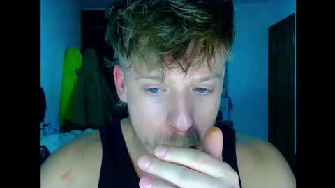 Snapshot of shirtless_dj chatting on November 2025 02:36:01 AM Cick Goreskin online show from November 2025 02:36:01 AM