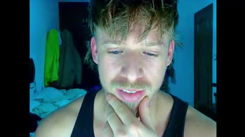 Snapshot of shirtless_dj chatting on December 2025 02:09:02 AM Cick Goreskin online show from December 2025 02:09:02 AM