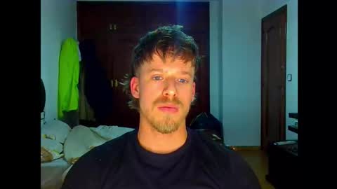 Snapshot of shirtless_dj chatting on December 2025 02:39:01 AM Cick Goreskin online show from December 2025 02:39:01 AM