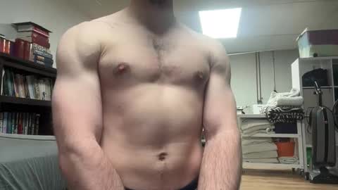 Snapshot of shirtlesshunk15 chatting on April 2026 02:58:02 AM shirtlesshunk15 online show from April 2026 02:58:02 AM