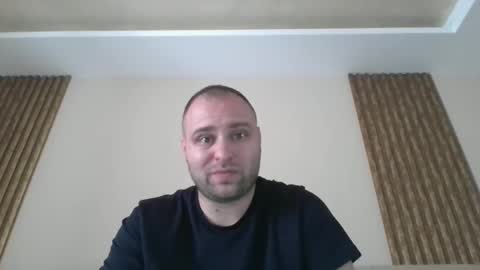 shmele_04 online show from September 2025 01:54:01 PM