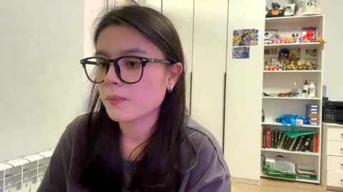 Marie online show from May 2026 02:23:01 PM