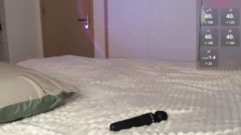 Snapshot of shoopdelang chatting on January 2025 05:08:01 PM Jess online show from January 2025 05:08:01 PM