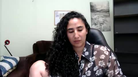 Sofia online show from November 2025 06:07:02 PM