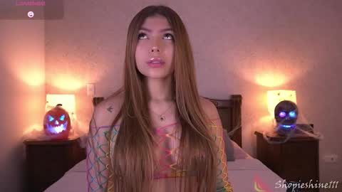 Sophie online show from October 2025 04:09:02 PM