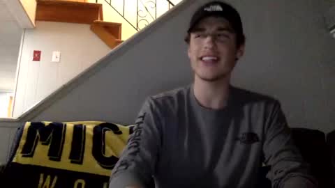 shortiesn40s online show from November 2025 08:36:02 AM