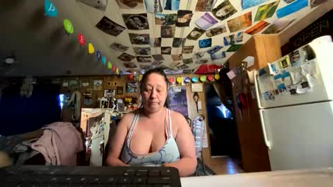 shorty920505 online show from May 2026 01:01:01 AM