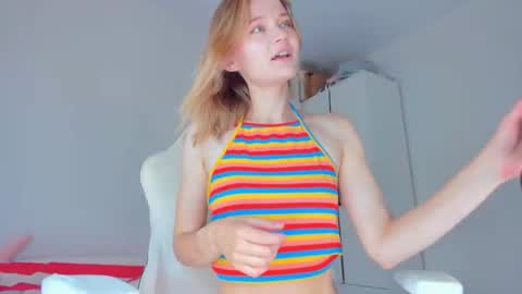 Snapshot of showmejenny chatting on June 2026 03:05:01 AM jennywoody online show from June 2026 03:05:01 AM