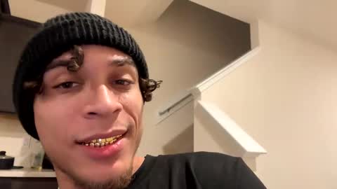 Snapshot of shurthingxx chatting on February 2025 02:23:02 AM shurthingxx online show from February 2025 02:23:02 AM