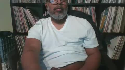 Snapshot of shy333 chatting on April 2026 02:12:01 PM SHY333 online show from April 2026 02:12:01 PM
