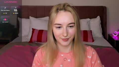 Snapshot of shy__polly chatting on May 2026 12:18:01 AM Polly online show from May 2026 12:18:01 AM