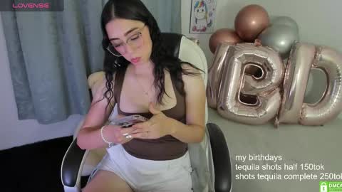 Snapshot of shy_angel4 chatting on January 2025 01:52:01 AM Nahomy online show from January 2025 01:52:01 AM