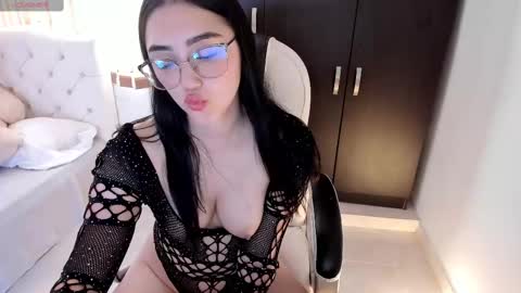 Snapshot of shy_angel4 chatting on September 2025 05:47:02 PM Nahomy online show from September 2025 05:47:02 PM