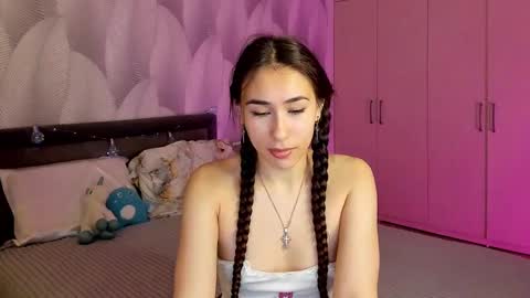 Snapshot of shy_bambiii chatting on December 2024 02:07:02 AM Mika online show from December 2024 02:07:02 AM