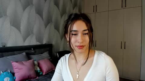 Snapshot of shy_bambiii chatting on January 2025 07:56:01 AM Mika online show from January 2025 07:56:01 AM