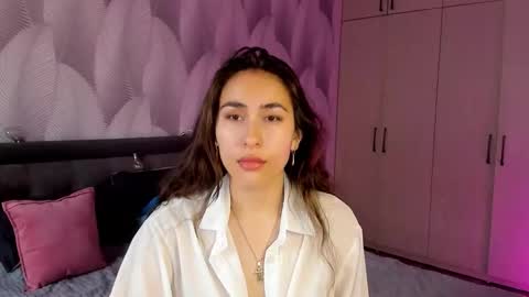 Snapshot of shy_bambiii chatting on October 2025 02:29:01 AM Mika online show from October 2025 02:29:01 AM