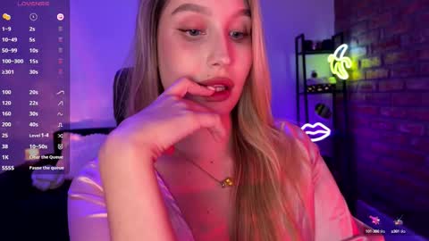 Snapshot of shy_bee chatting on September 2025 12:15:01 AM Alice online show from September 2025 12:15:01 AM