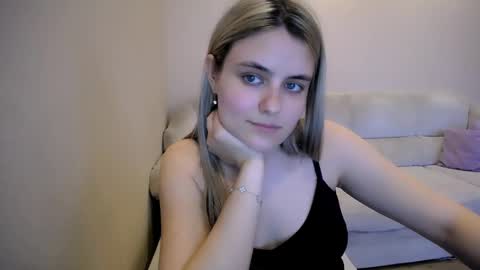shy_sabrina_ online show from April 2026 03:32:01 PM