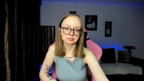 Snapshot of shy_suchka chatting on January 2025 08:25:02 PM Melissa online show from January 2025 08:25:02 PM