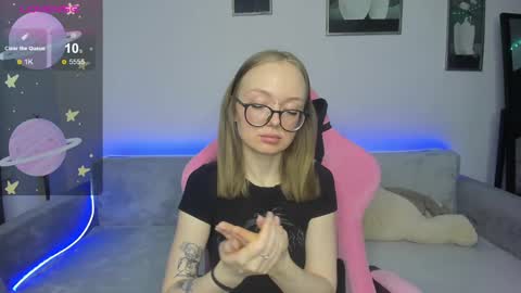 Snapshot of shy_suchka chatting on February 2025 08:05:01 PM Melissa online show from February 2025 08:05:01 PM