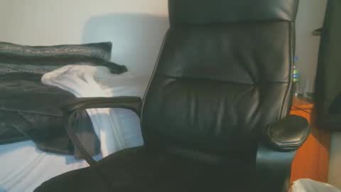 Snapshot of shyboyhugecum2020 chatting on December 2025 04:28:02 AM shyboyhugecum2020 online show from December 2025 04:28:02 AM