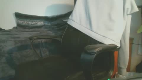 Snapshot of shyboyhugecum2020 chatting on January 2026 04:07:02 AM shyboyhugecum2020 online show from January 2026 04:07:02 AM