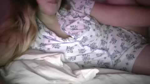 Snapshot of shyelyseee chatting on November 2025 03:05:02 AM Elyse online show from November 2025 03:05:02 AM