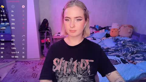 Snapshot of shyfoxxxy chatting on February 2025 09:29:01 PM Effie online show from February 2025 09:29:01 PM