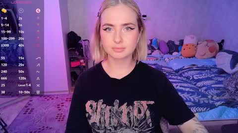 Snapshot of shyfoxxxy chatting on February 2025 11:02:01 PM Effie online show from February 2025 11:02:01 PM