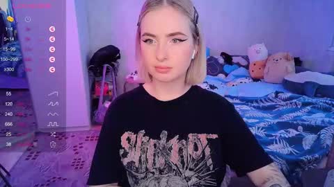 Snapshot of shyfoxxxy chatting on February 2025 09:56:01 AM Effie online show from February 2025 09:56:01 AM