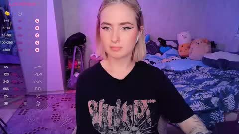 Snapshot of shyfoxxxy chatting on February 2025 12:57:02 PM Effie online show from February 2025 12:57:02 PM