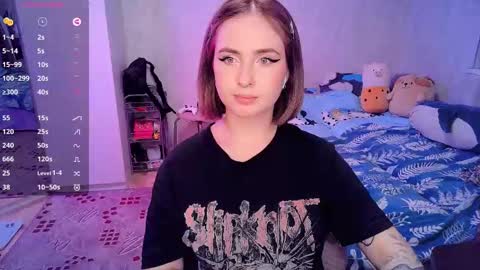 Snapshot of shyfoxxxy chatting on February 2025 05:27:01 PM Effie online show from February 2025 05:27:01 PM