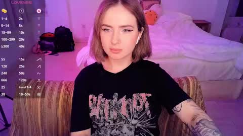 Snapshot of shyfoxxxy chatting on February 2025 04:26:01 PM Effie online show from February 2025 04:26:01 PM