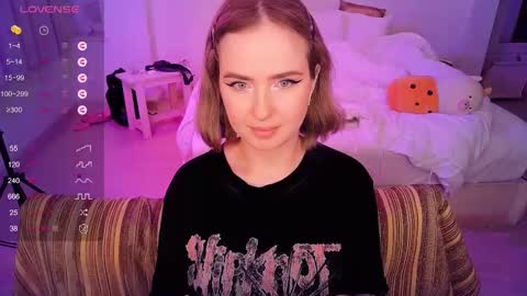 Snapshot of shyfoxxxy chatting on March 2025 02:12:01 PM Effie online show from March 2025 02:12:01 PM