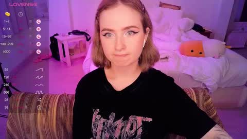 Snapshot of shyfoxxxy chatting on March 2025 05:18:02 PM Effie online show from March 2025 05:18:02 PM